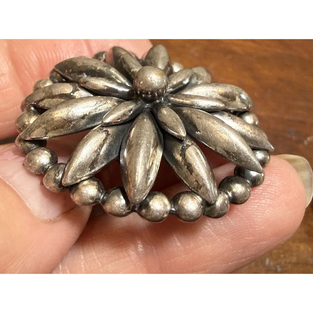 Vtg 1950s Signed NAPIER Silvertone Round Domed Flower Burst Clip On Earrings